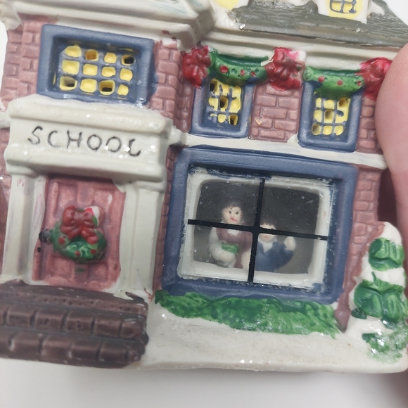 Wellington Square Christmas Village School House Porcelain Miniature Decoration - Picture 6 of 9